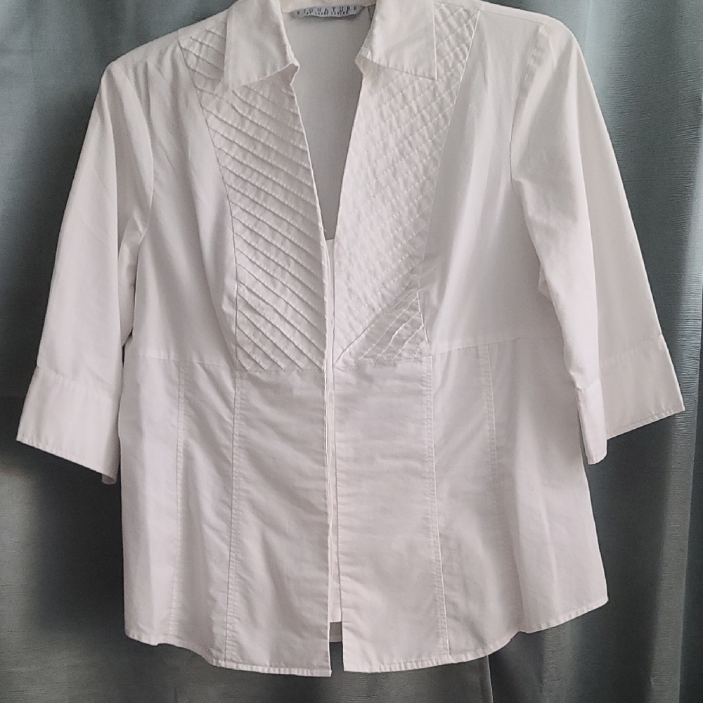 Women's Blouse with Textured Button Down Front Design Qtr Sleeve Euc